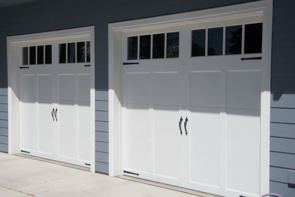 Read more about the article What to Do When Your Garage Door is Stuck | Garage Door Company Rochester MN