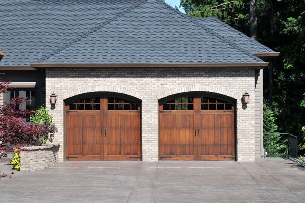 Read more about the article Garage Door Materials 101: Which Is Right For You? | Garage Door Company in Rochester, MN