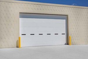 Read more about the article Enhance Home Curb Appeal With Stylish Garage Doors | Garage Doors in Rochester, MN