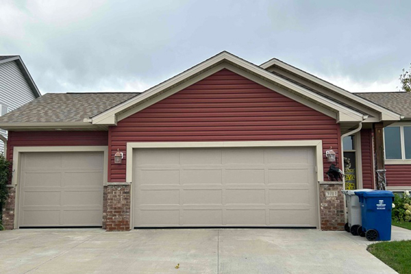 Residential Garage Door Company in Rochester MN - Thompson Garage Doors. - Thompson Garage Doors. Residential Garage Door Company in Rochester MN